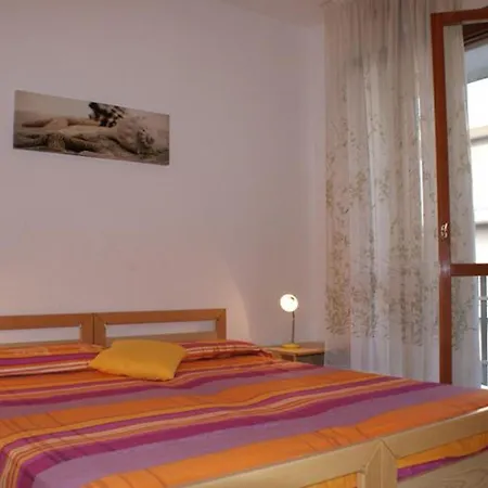 Experience Comfort By The Pool Apartment *