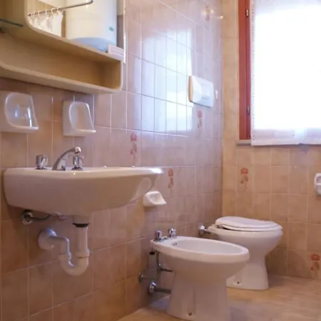 Experience Comfort By The Pool Бибионе